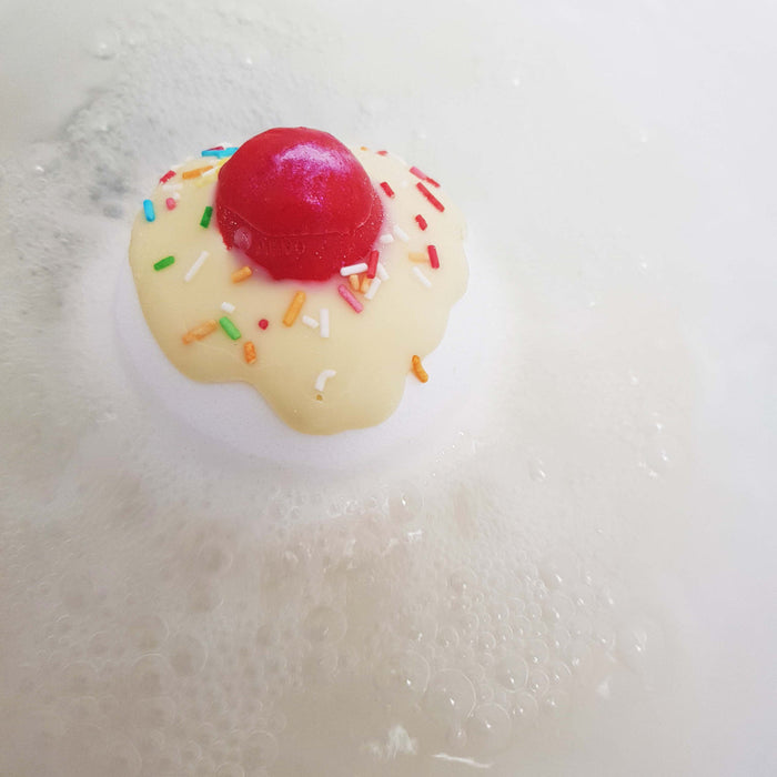 Bomb Cosmetics Cherry Bathe-Well Bath Blaster 160g - Bath Bomb at MyPerfumeShop by Bomb